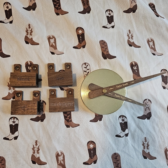 Taylor Swift CD Clock - Picture 1 of 4